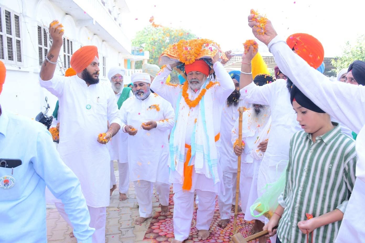 किसान भवन परिसर में अखंड पाठ साहिब शोभायात्रा